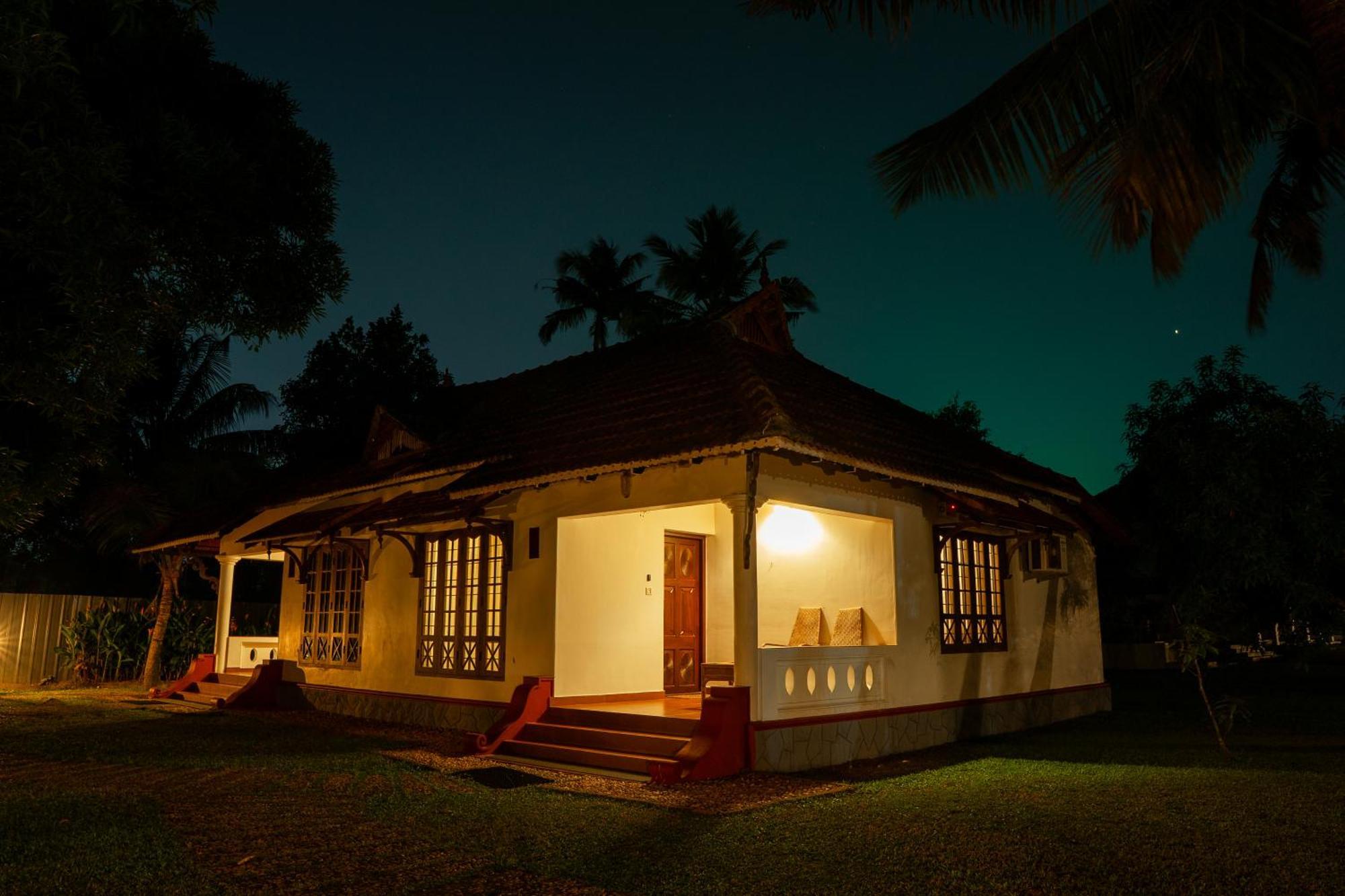 Palmgrove Lake Resort Alappuzha 外观 照片