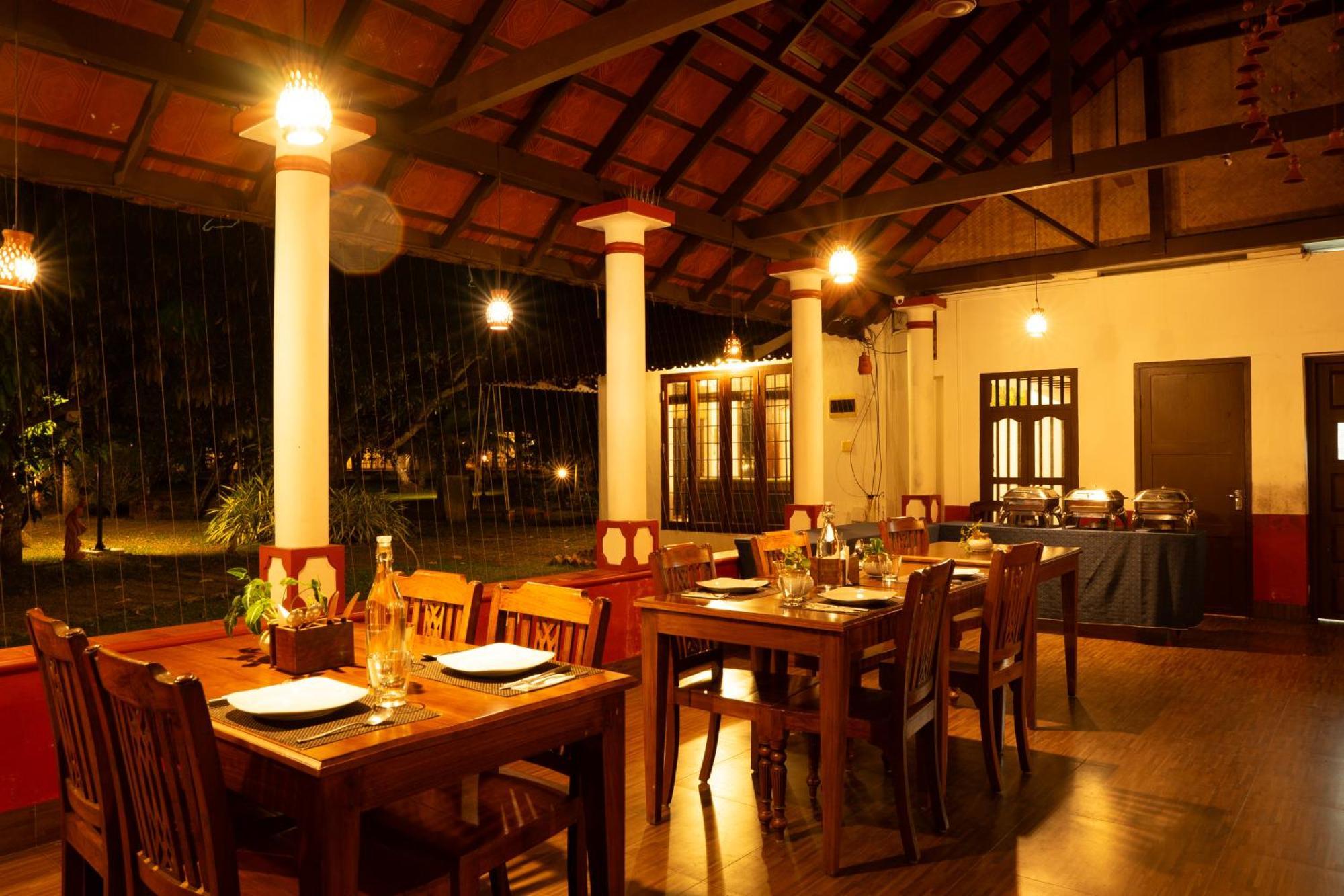 Palmgrove Lake Resort Alappuzha 外观 照片