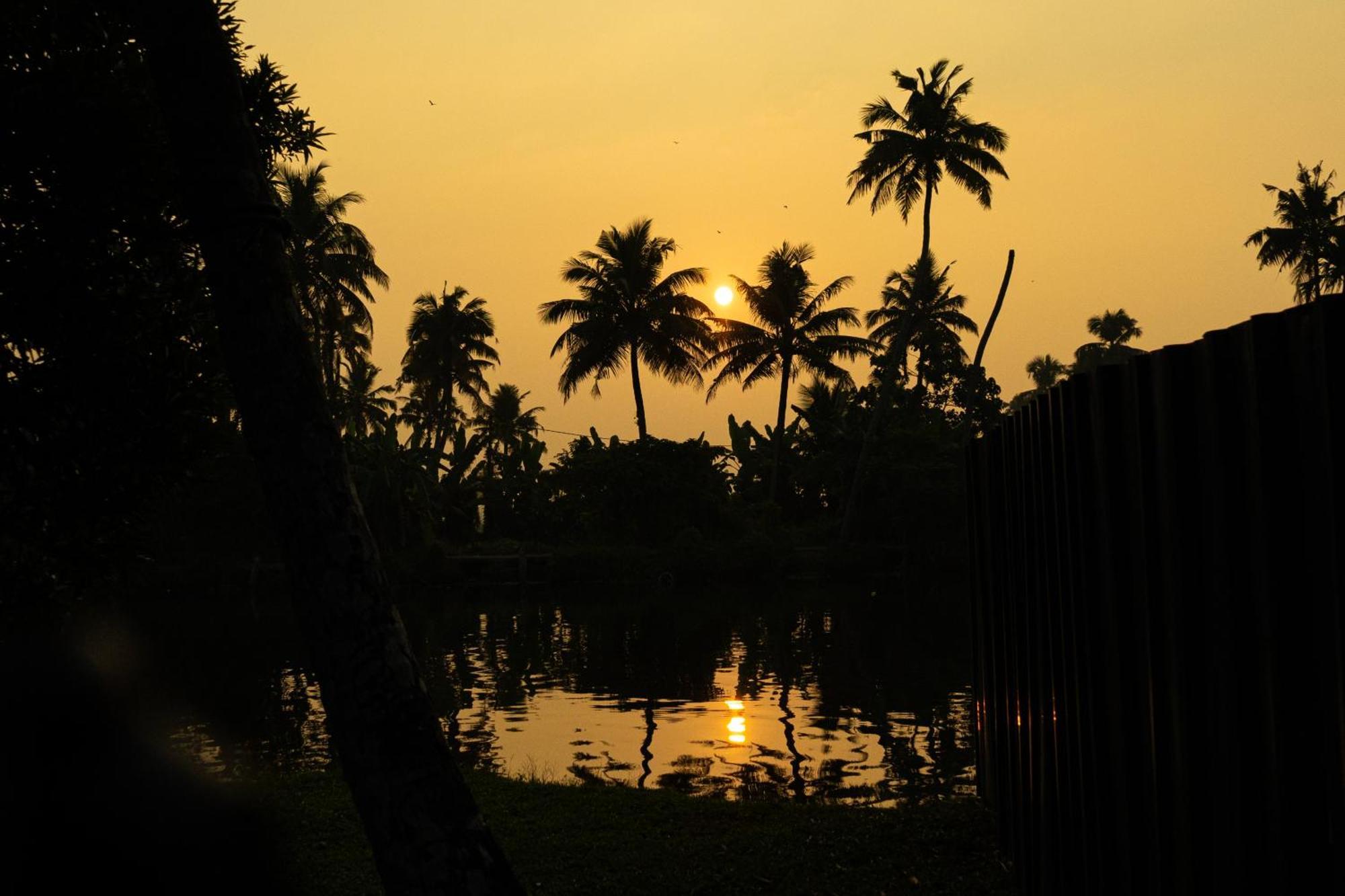 Palmgrove Lake Resort Alappuzha 外观 照片
