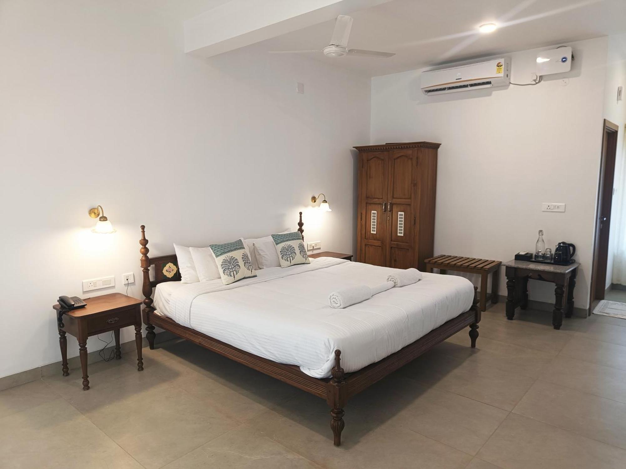 Palmgrove Lake Resort Alappuzha 外观 照片