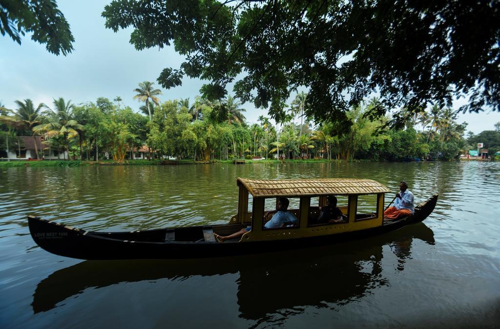 Palmgrove Lake Resort Alappuzha 外观 照片