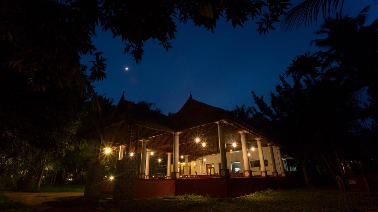 Palmgrove Lake Resort Alappuzha 外观 照片